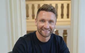 Das ist der unabhängige Finanzmakler Philipp Flade: Expertise und Vertrauen in der Finanzberatung