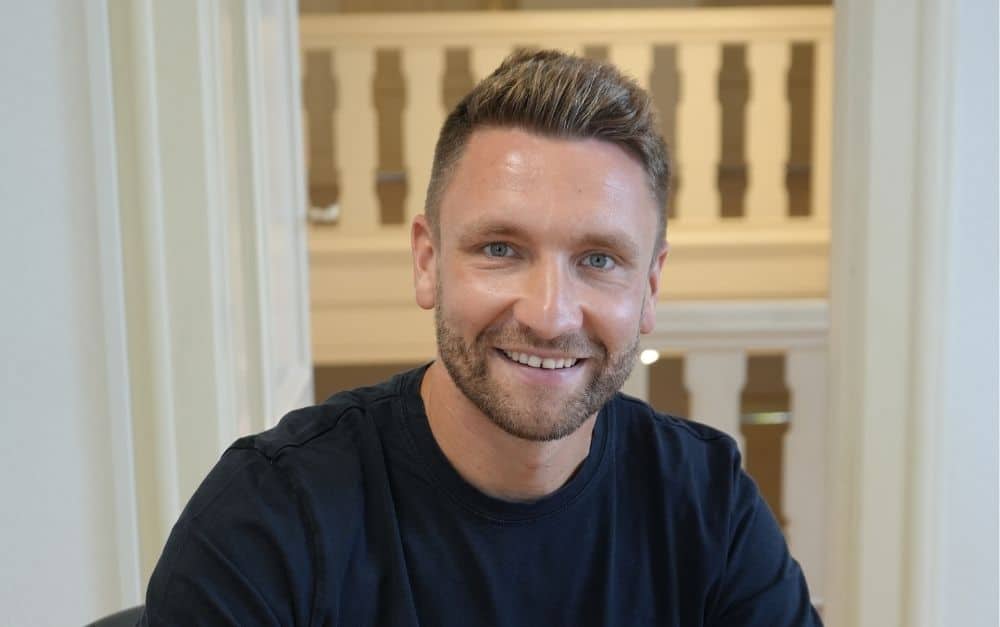 Das ist der unabhängige Finanzmakler Philipp Flade: Expertise und Vertrauen in der Finanzberatung